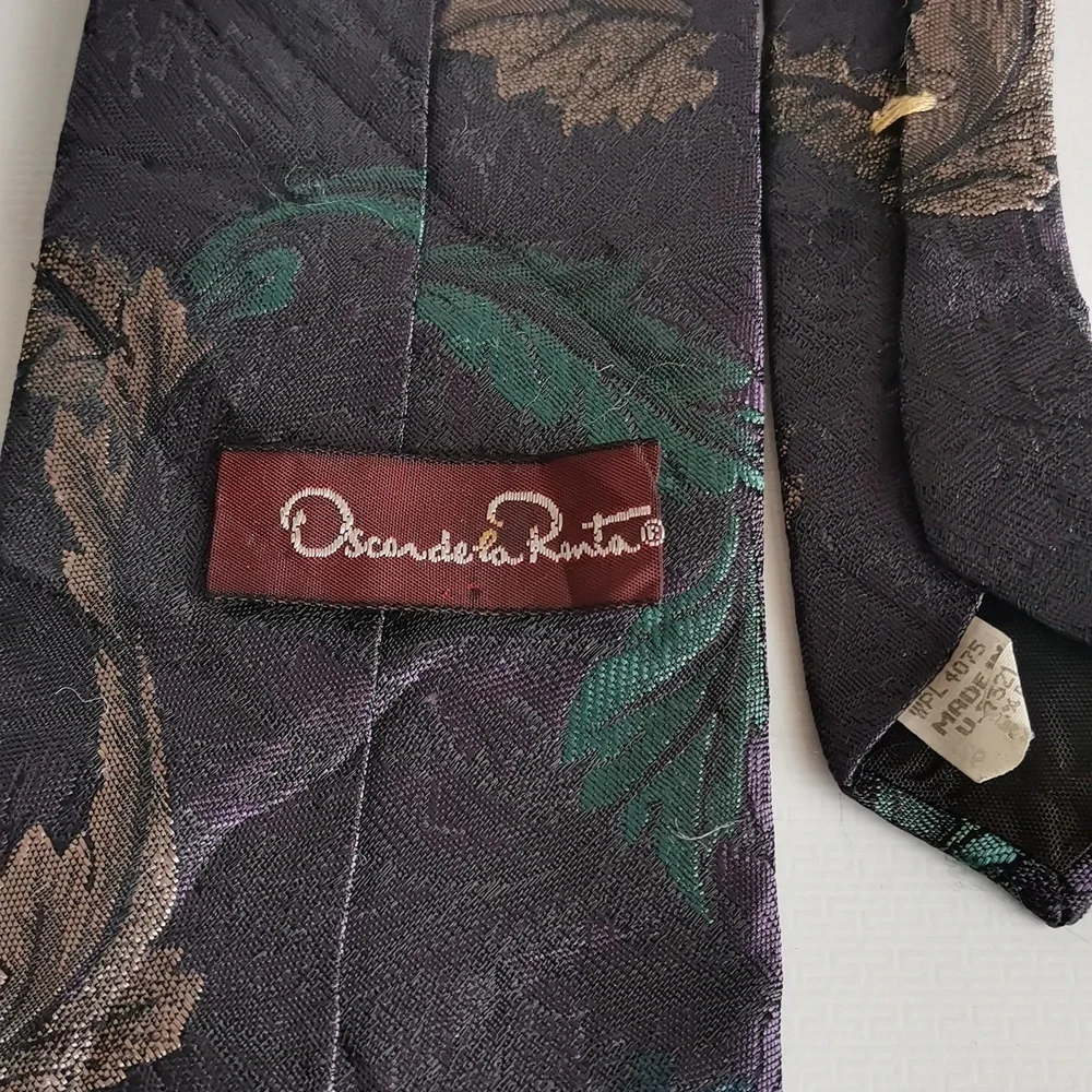 OSCAR DE LA RENTA VINTAGE 2 TIES